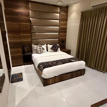 M E R I T O N Hotel T-2 มุมไบ ภายนอก รูปภาพ
