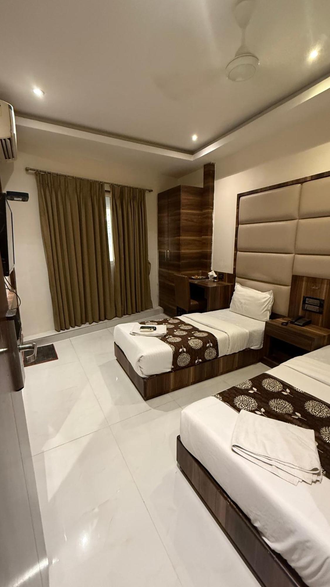 M E R I T O N Hotel T-2 มุมไบ ภายนอก รูปภาพ