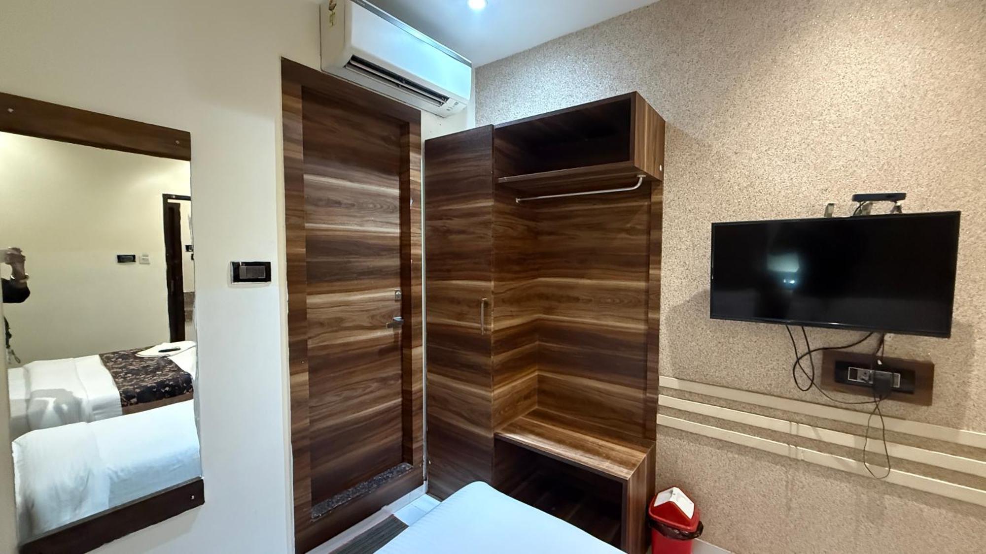 M E R I T O N Hotel T-2 มุมไบ ภายนอก รูปภาพ